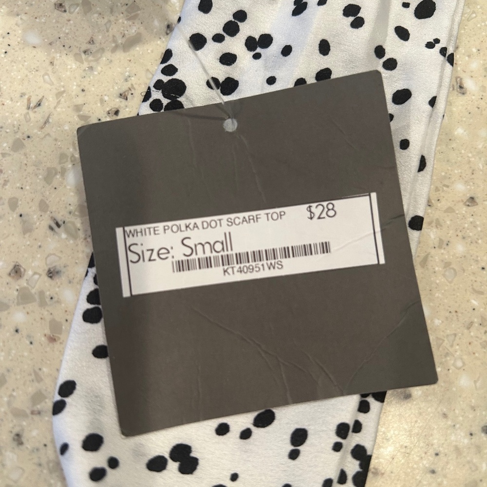 Le Lis (Cativo) White Polka-dot Scarf Top